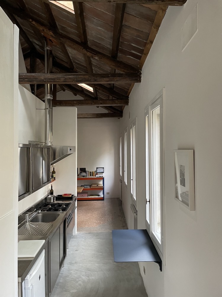 Rénovation d'un espace d'habitation et de création à Venise